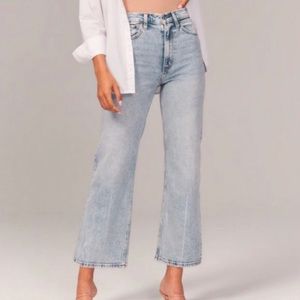 Abercrombie & Fitch “The Crop Ultra High Waisted Jean” sz 29/8